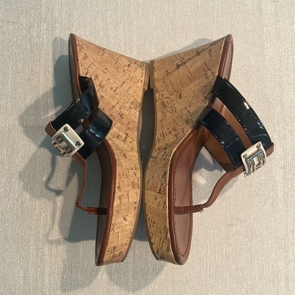 Tommy Hilfiger Women’s Wedges w/ Black Strap Size 9 Amazing condition - Picture 11 of 15